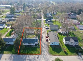 720 N George St, Clinton, IL 61727