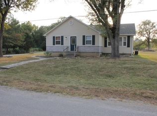 220 S 8th St, Rich Hill, MO 64779