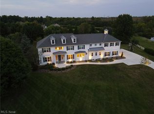 9830 Greenway Trl, Chagrin Falls, OH 44023