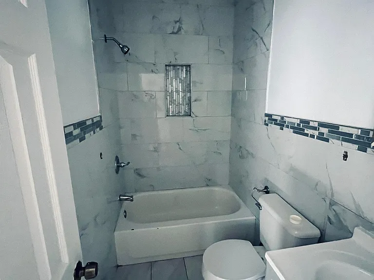 182 Bergen Ave #1 — Photo 5