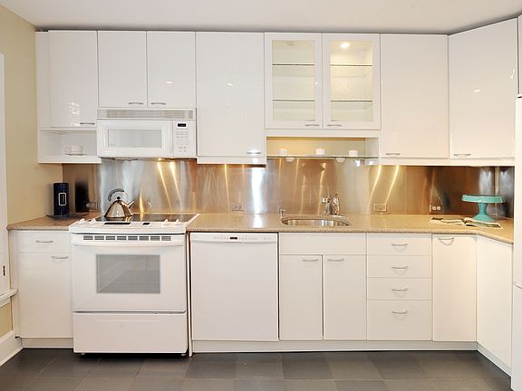 4th image of 4353 Embassy Park Dr NW