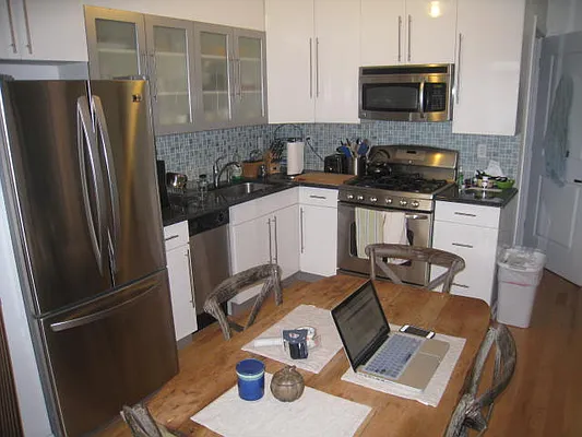 Rented by Alexiou Realty | media 27