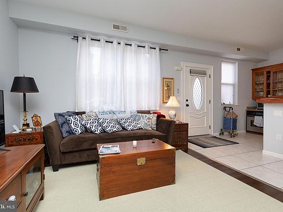 3rd image of 7912-14 Ardleigh St