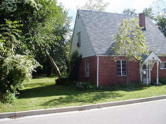 2nd image of 21 5th St NE