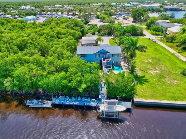 936 Panther Creek Ln, Everglades City, FL
