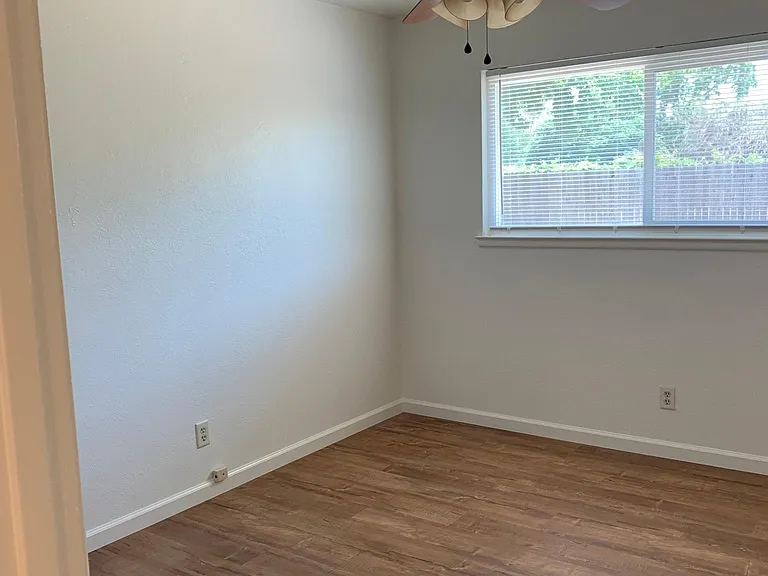 2574 Harvard Ave — Photo 18