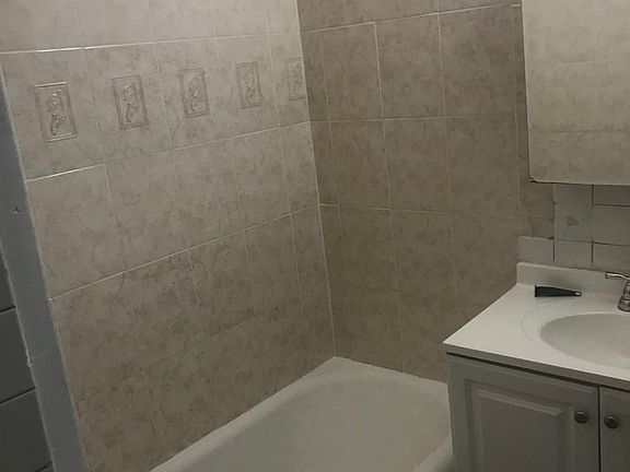 2nd image of 1032 Beloit Ave #1S