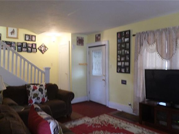 5th image of 203 Fenway Dr