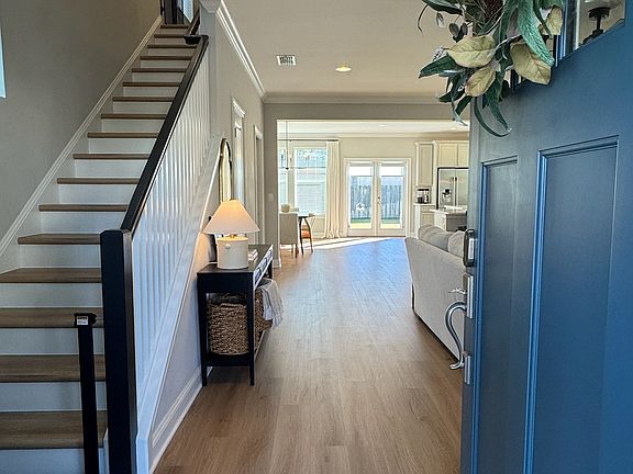 5th image of 2867 Green St