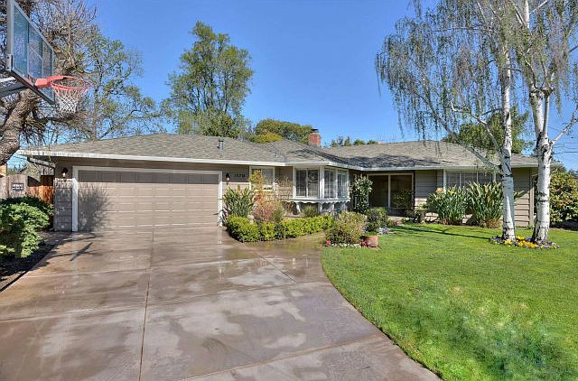 1st image of 12413 Woodside Dr