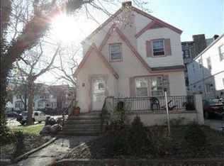 4 Roosevelt Ter, Bayonne, NJ 07002