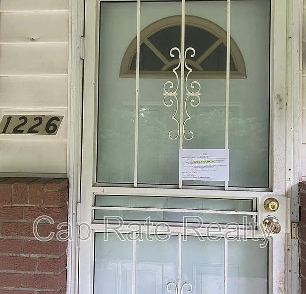 1226 Parkview Dr — Photo 9