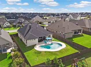 4108 Peregrine Ct, Bryan, TX 77802