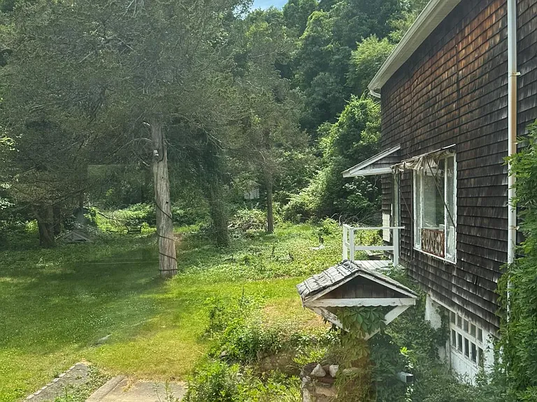 227 Beverly Rd — Photo 13