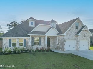 2930 Juliette Dr, Ocean Springs, MS 39564