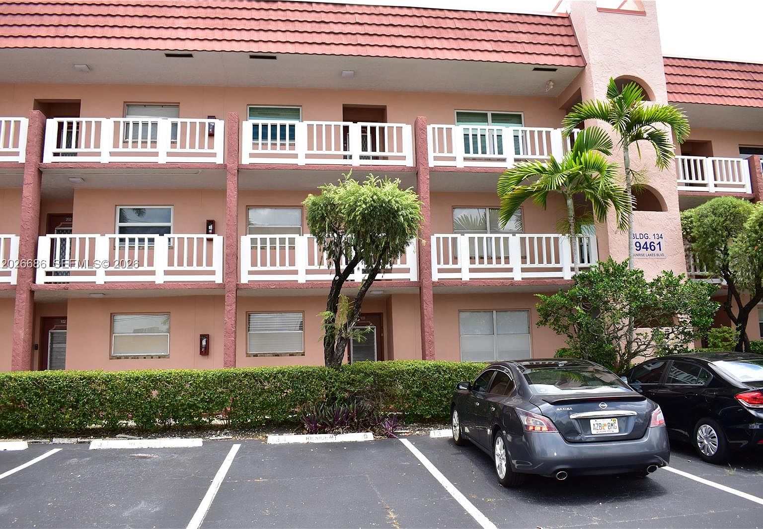 9461 Sunrise Lakes Blvd APT 103