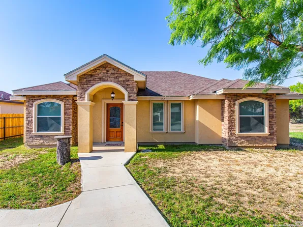 130 RIO GRANDE ST, Uvalde, TX 78801