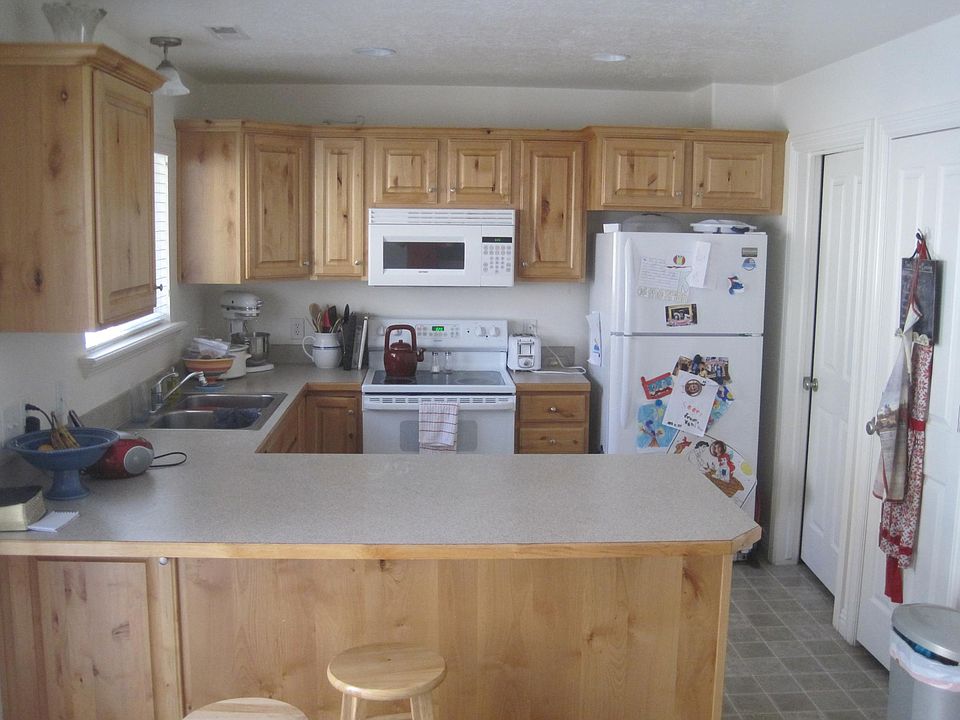 1st image of 352 N 1350th St E