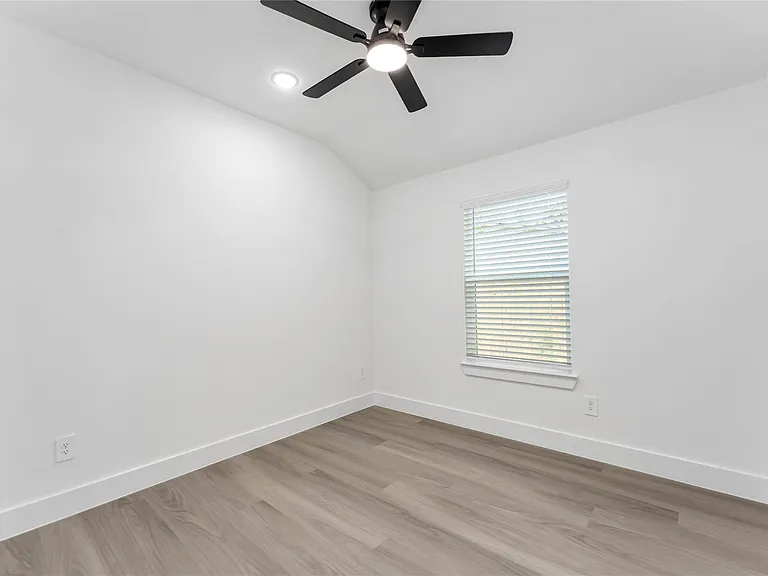 9406 Sandra St #A — Photo 16