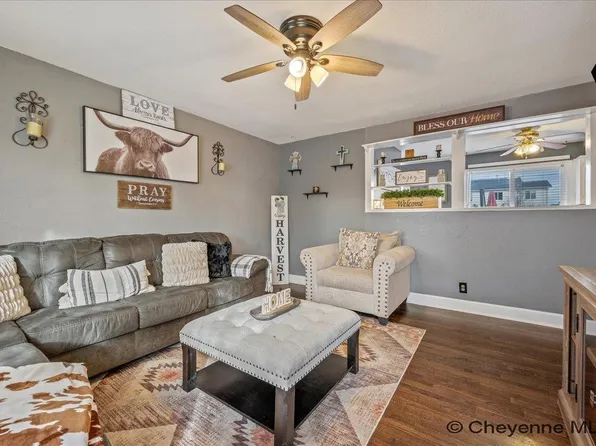 301 Cribbon Ave, Cheyenne, WY 82007
