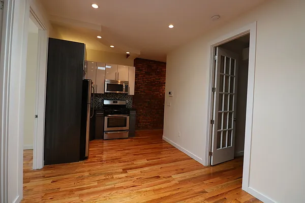 Rented by Nooklyn NYC LLC | media 48