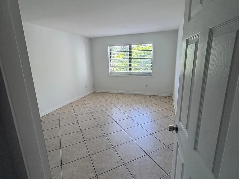 9301 SW 92nd Ave #C308 — Photo 7