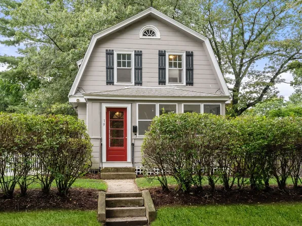 19 New Hampshire Ave, Natick, MA 01760