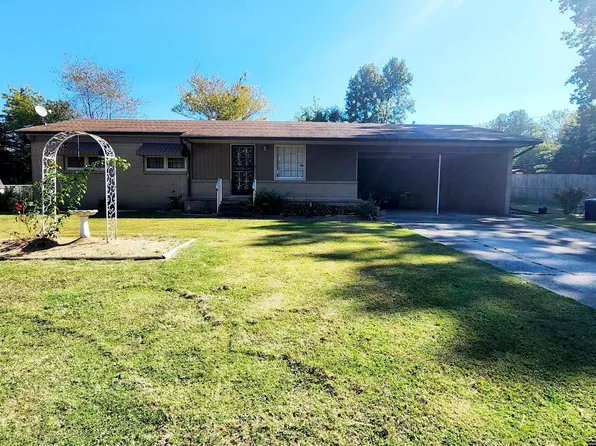 309 Fulton St, Martin, TN 38237