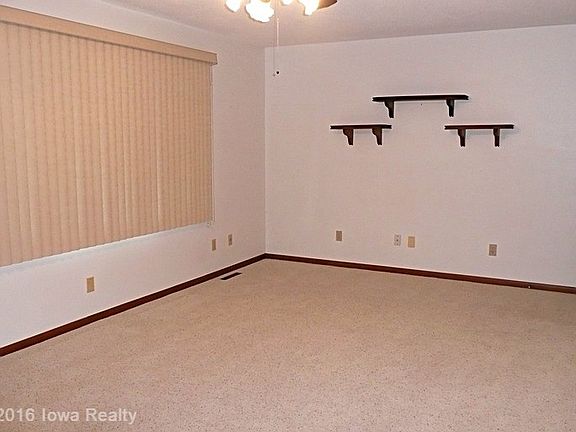 5th image of 1901 Grandview Dr