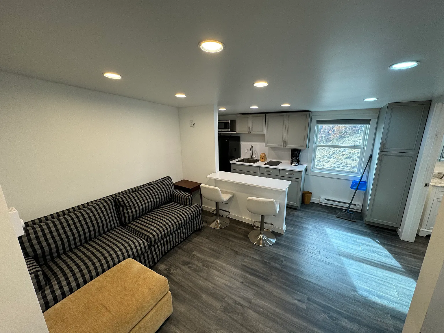 660 Brush Creek Rd — Photo 1