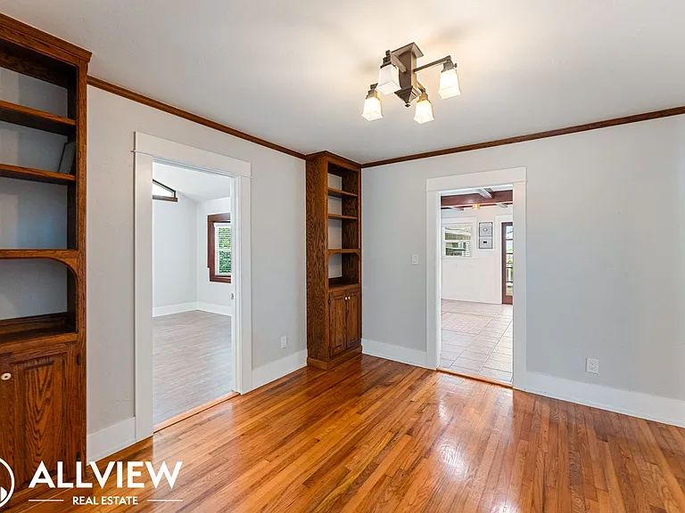 2474 Santa Ana Ave — Photo 4