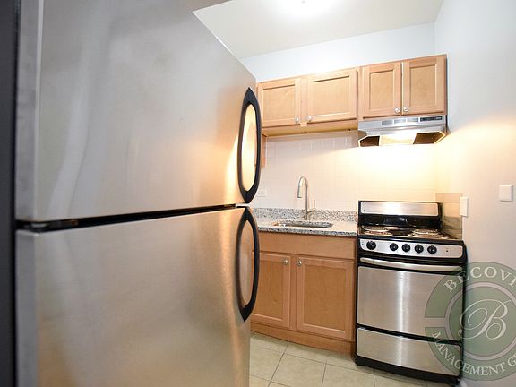 4th image of 1456-1460 W Fargo Ave #1456-203