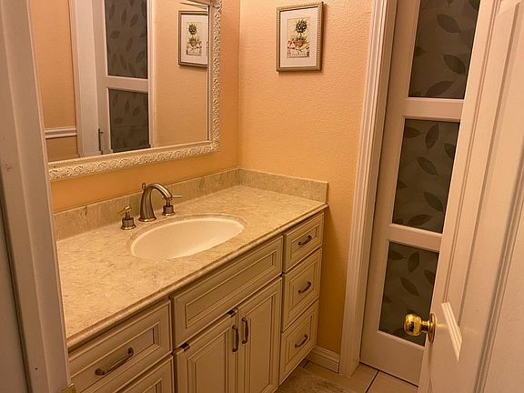 3rd image of 191 Kenbrook Cir