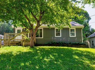 1975 Summit St, Des Moines, IA 50315