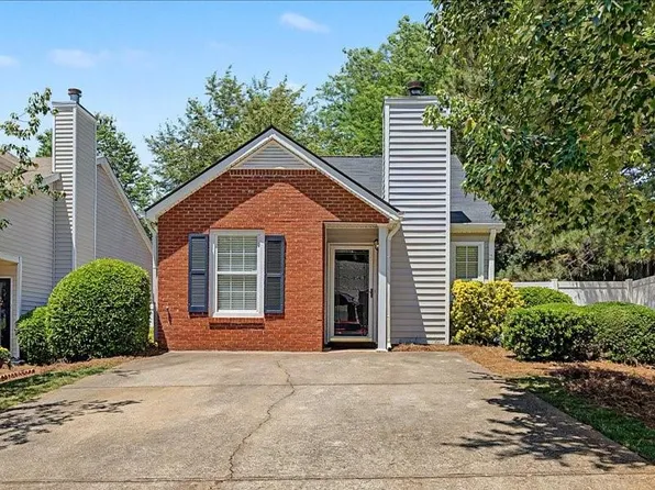 1075 Daventry Xing, Woodstock, GA 30188