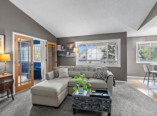 4061 Maureen Dr NE UNIT 205, Columbia Heights, MN 55421