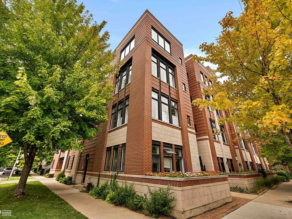 1st image of 2404 W Belle Plaine Ave Unit 3