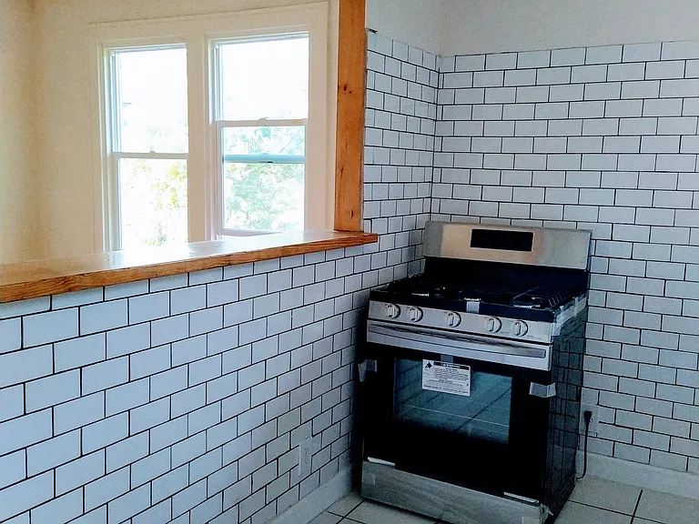 615 Probasco St #4 — Photo 5