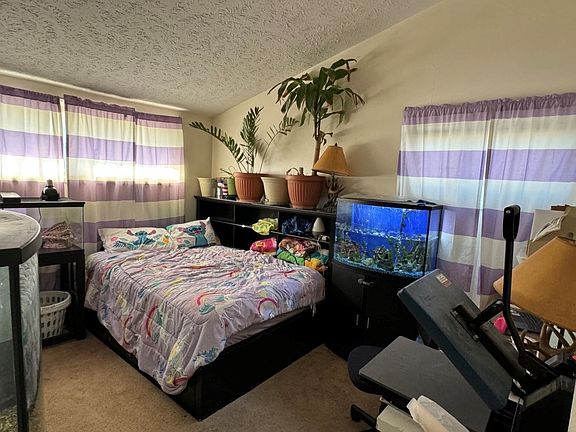 5th image of 142 Hoover Ct