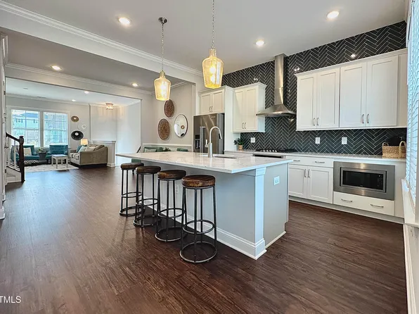 322 Clementine Dr, Cary, NC 27519