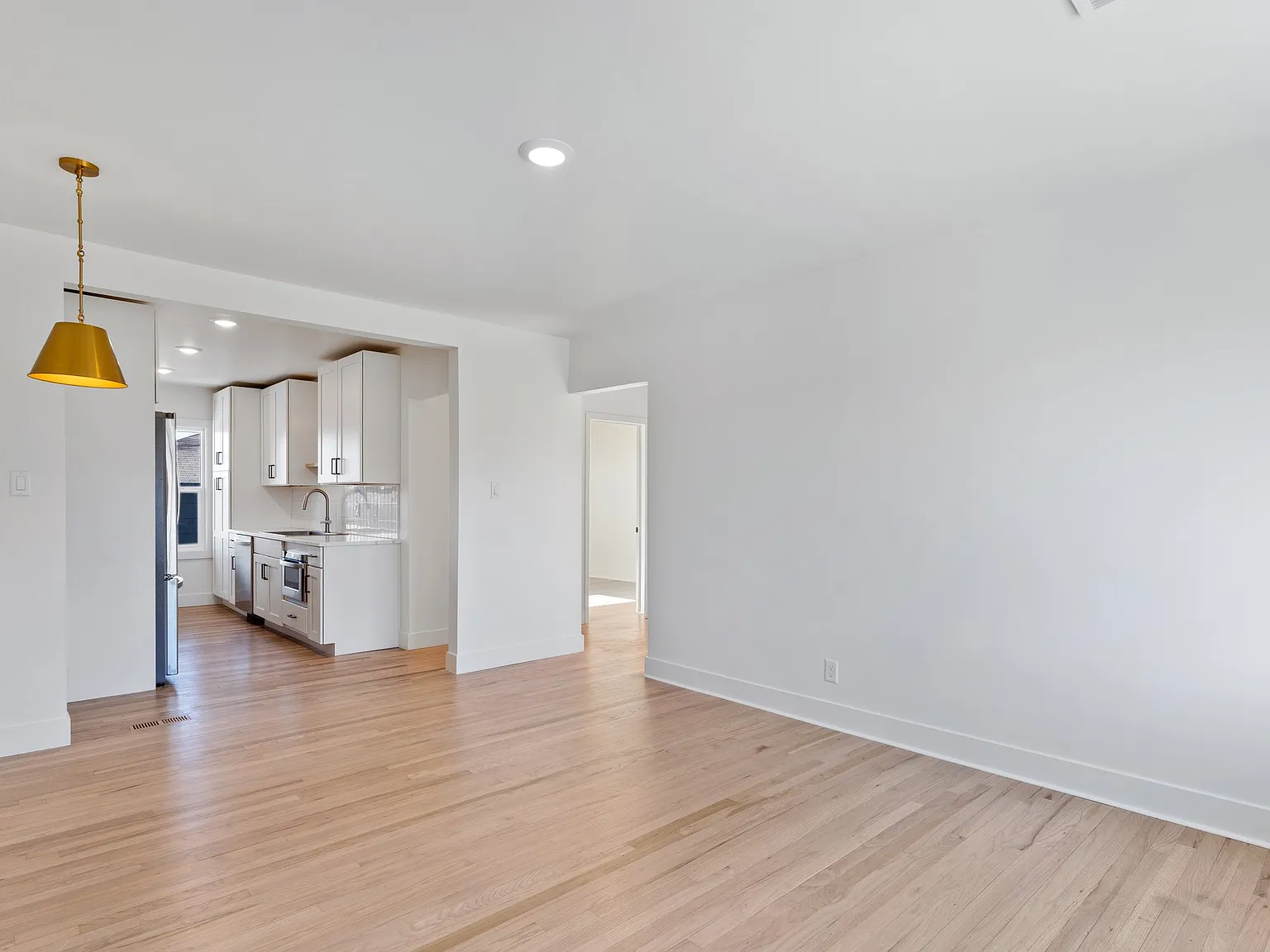 2 bed, 800 sqft, $1,700 — Photo 4