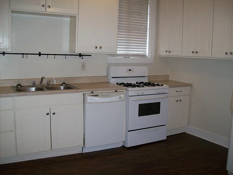 4808 Prytania St #D — Photo 3