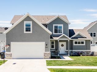 352 W Ropelato Dr, Nibley, UT 84321