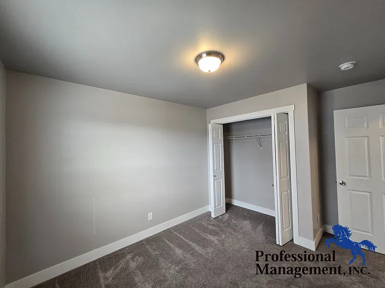 2314 Acacia Cir — Photo 6