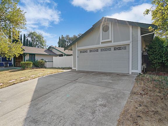 4th image of 7056 Plume Way