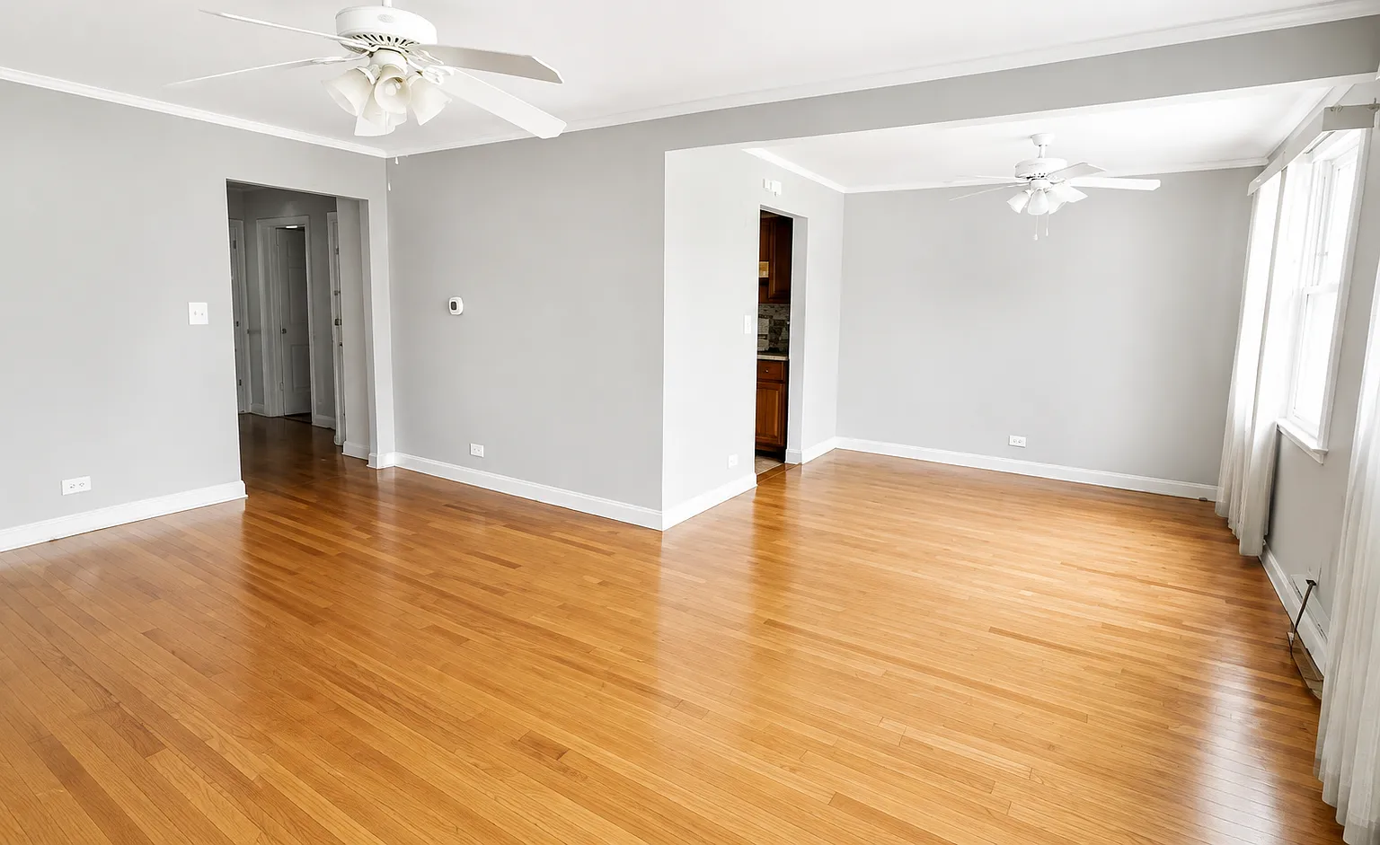 3 bed, 1.5 bath, 1200 sqft, $2,400 — Photo 1