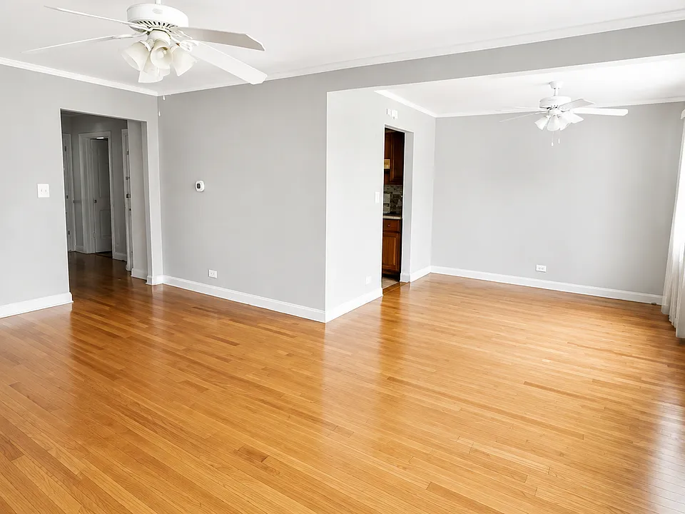 6331 N Fairfield Ave #102
