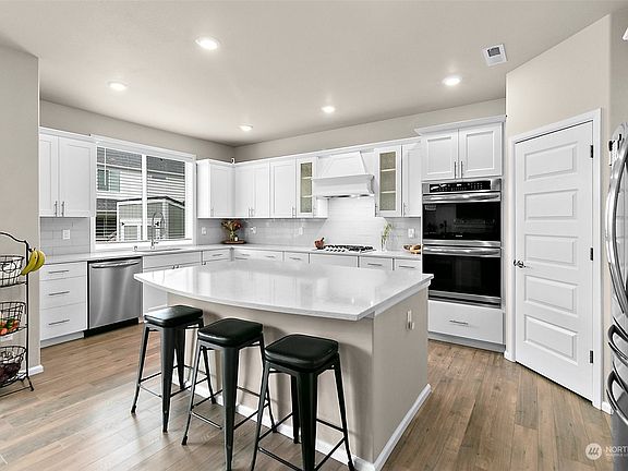 5th image of 17810 128th Avenue Ct E
