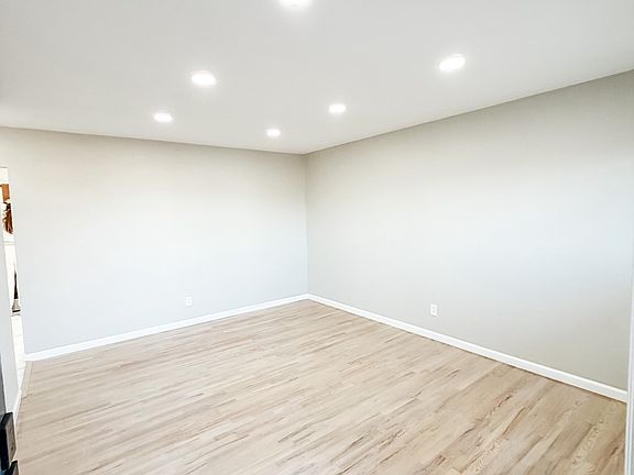 4th image of 10524 Fabick Dr