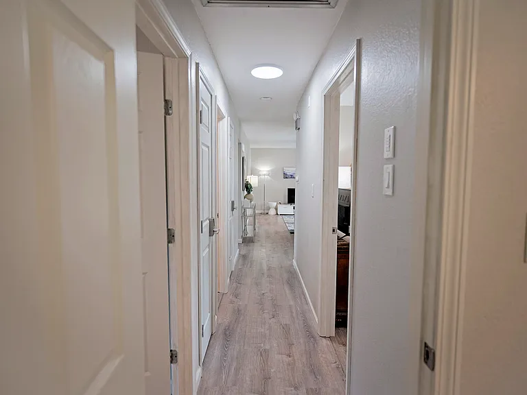 413 SE Lana Ct — Photo 16